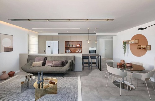 Haifa Apartment | Bat Galim Seaside Artistic Retreat by Sea N' Rent