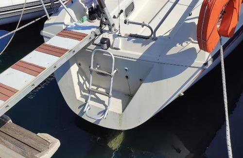 Saint-Raphael Boat Rental | Bateau a quai St Raphaël, 4 couchages , voilier Etap 28i