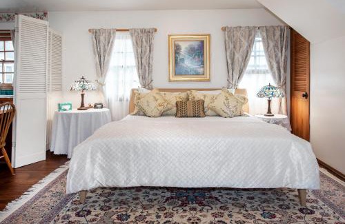 Oak Park Bed & Breakfast | Bath Street Inn