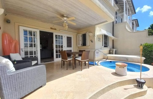 Little Battaleys House | Battaleys Mews modern 3 bed with plunge pool