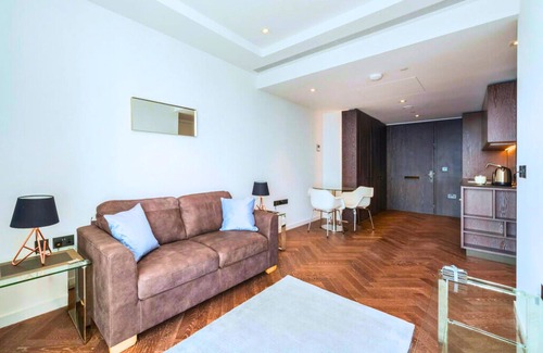 London City Centre Apartment | Battersea Power Station Luxury Sky View @LuxuryLondonStays