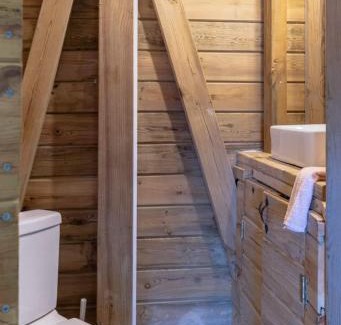 Fond Cani House | Bauhinia-