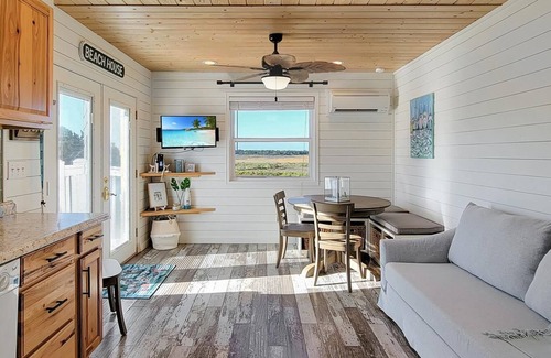 Bay St Louis Cottage | BAY-CAY Getaway, Beaching, Casinos, Swim, Grill, Chill, Memories!