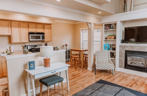 Old Town Eureka Apartment | Bay Lights waterfront loft located in old town