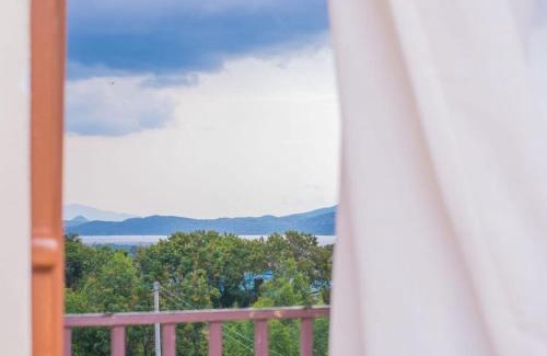 Homa Bay Cabin | Bay Loft 2 Bedrooms with 3 beds n sofa bed Starlink Netflix