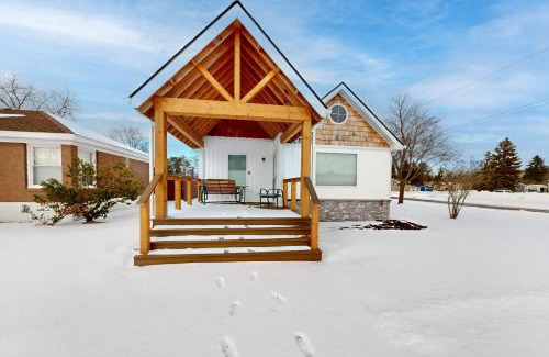 Tawas City House | Bay Street Bungalow