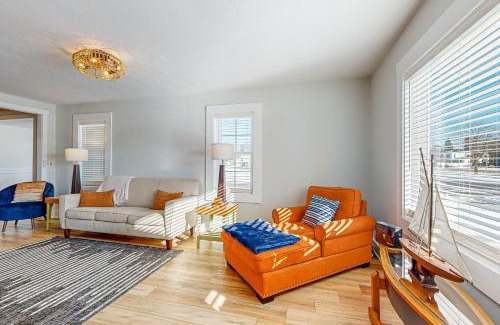 Tawas City House | Bay Street Bungalow