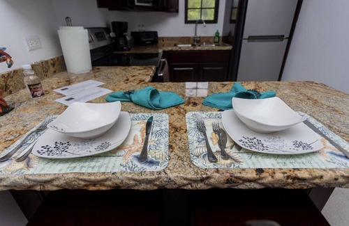 Caye Caulker Apartment | Bay Towers Hotel