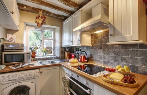 Shipton under Wychwood Cottage | Bay Tree Cottage is tucked away in an elevated position on the edge of a pretty village.