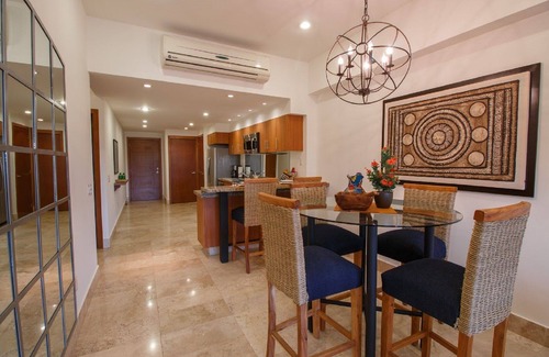 Emiliano Zapata Condo | Bay View condo - steps to Beach, Malecon, Shops and Restaurants