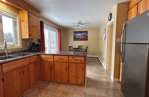 Botwood House | Bay View Retreat, quiet and private getaway, easy access to trails