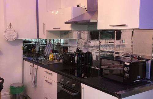 Butetown Apartment | Bayapart Small One Bedroom Apartment