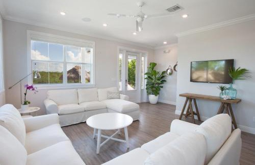 Islamorada House | Bayberry Key - Waterfront Boutique Resort, Dock, Direct Water views!