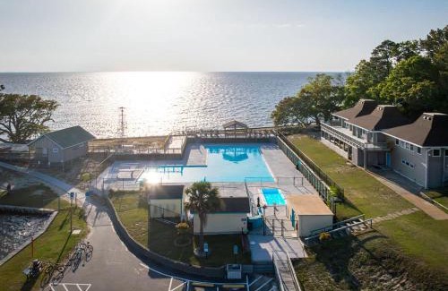 Colington Harbour House | Bayfront Bliss - All New for 2025 w Spa & GameRoom