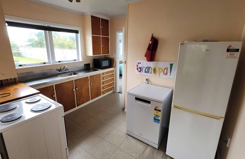 Baylys Beach House | Bayly’s Beach Central