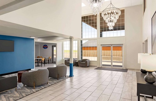 Blackwell Hotel | Baymont by Wyndham Blackwell I-35