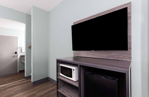 Creedmoor Hotel | Baymont by Wyndham Creedmoor