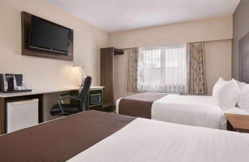 Medicine Hat Hotel | Baymont by Wyndham Medicine Hat