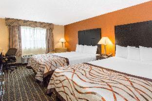 Norton Shores Hotel | Baymont by Wyndham Muskegon