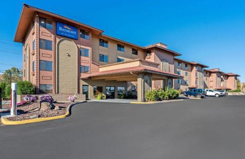 Buena Hotel | Baymont by Wyndham Yakima Riverfront