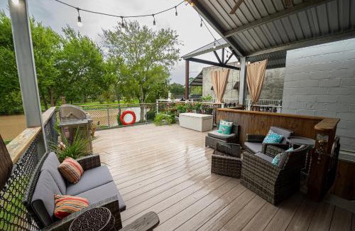 New Iberia Ski Chalet | Bayou Chateau