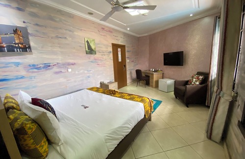 Koforidua Bed & Breakfast | Bays Villa