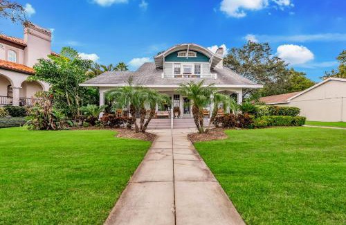 Hyde Park House | Bayshore Charmer