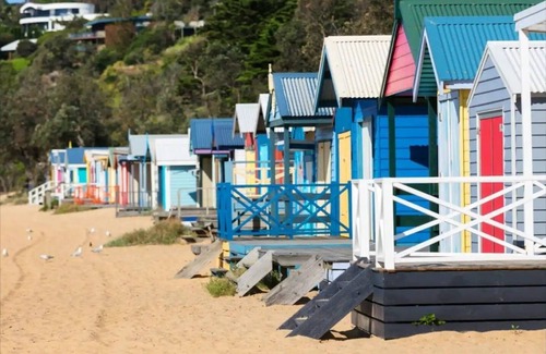 Mornington Apartment | Bayside - 1 min walk to Mills Beach, 9 min walk to Main Street MORNINGTON