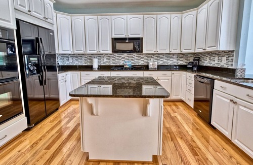 The Commons House | Bayside * 6 BR Beautiful Large Bayside Resort House W 3.5 BA Sleeps up to 15