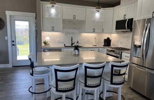 Ocean Shores House | Bayside Beach House - Game room and hot tub