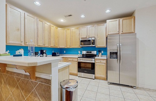 Sun Ridge Condo | Bayside Resort Dog-Friendly Condo w/Free WiFi, Shared Pools, & a Fitness Center
