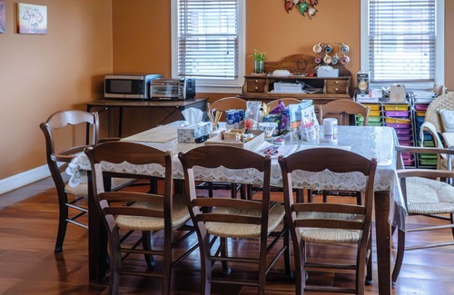 Murray Hill House | Bayside room close to LIRR Bowne park
