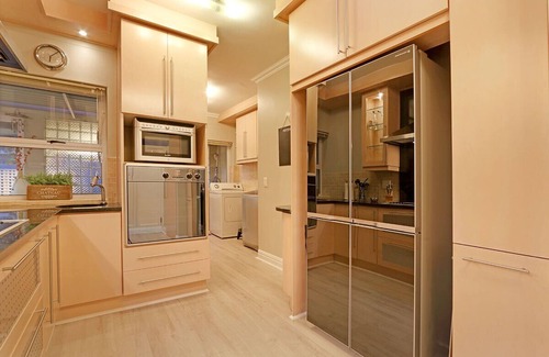 Bloubergstrand House | Bayview 30 - Four Bedroom House, Sleeps 8