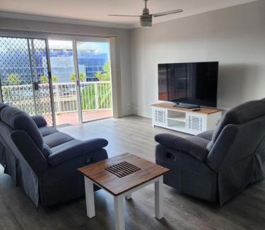 Runaway Bay Apartment | Bayview Anchorage