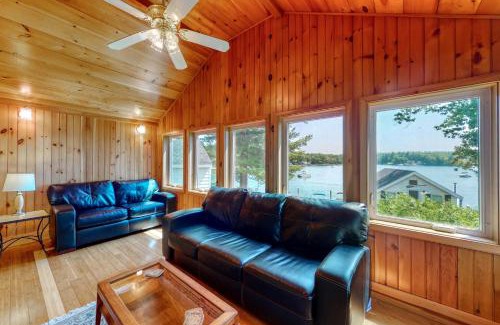 Windham House | Bayview Cottages & Retreats