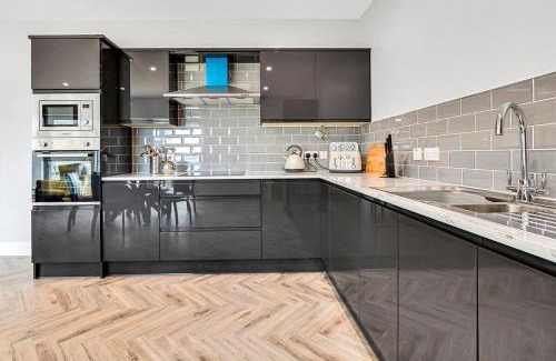 Downings House | BayView Luxury 2 Bedroom Apartment Ground Floor