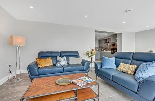 Downings House | BayView Luxury 2 Bedroom Apartment Ground Floor