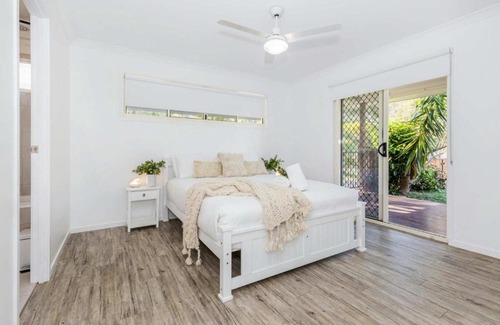 Agnes Water House | Bayview - Three Bedroom, Family & Pet Friendly Coastal Getaway in Agnes Water