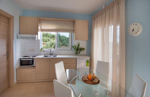 Aipeia Apartment | Baywatch Hotel