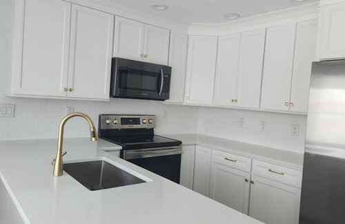 Colonial Beach House | Baywatch Waterfront 3 BR 2.5 BA House Sunset Views and Outdoor Living Spaces