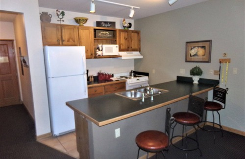 River Run Hotel | BBCS Black Bear Lodge Deluxe 2Bed 2Bath