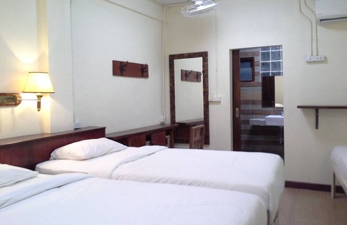 Talat Yot House | BC guesthouse Banglamphu