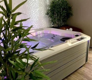 Miramas Apartment | BDSM TanTra Love Room & SPA