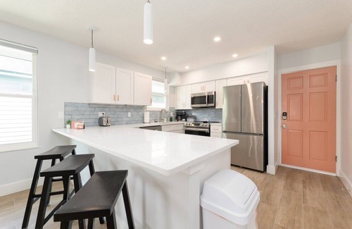Neptune Beach House | Be A Nomad | Margaret House | 2blks from the Bch