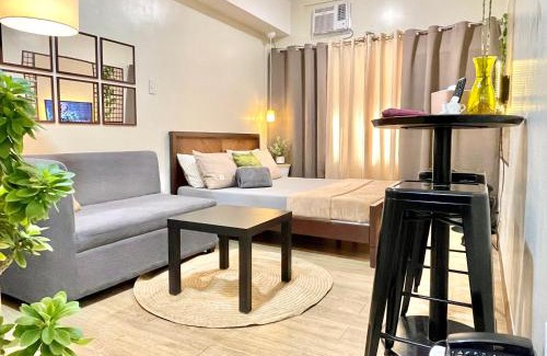 San Dionisio Apartment | Bea’s Transient (Condo Studio Room for 2!)