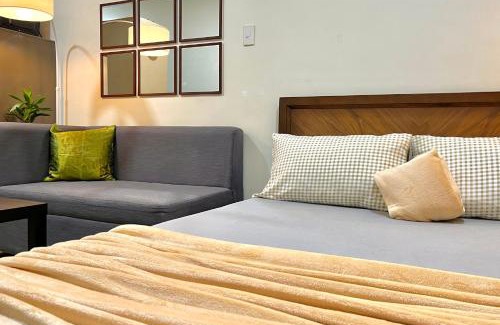 San Dionisio Apartment | Bea’s Transient (Condo Studio Room for 2!)