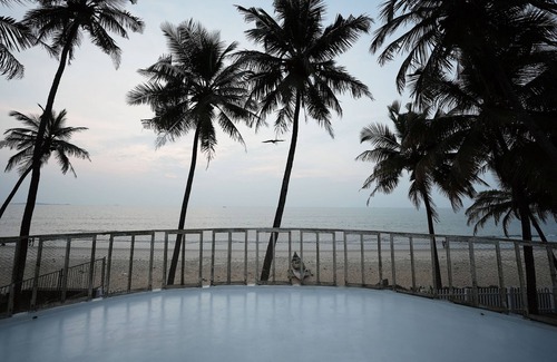 Tonse West Villa | Beach At The White House