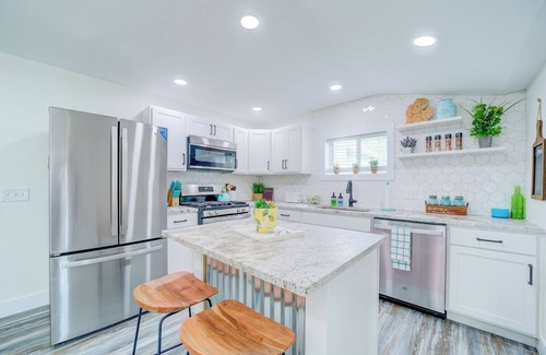Lakeside House | Beach-Chic Farmhouse