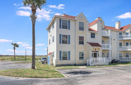 Corpus Christi Apartment | Beach Club 352