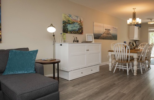 Okanagan-Similkameen House | Beach Condo - 3 Bdrm - 6 Beds - 2.5 Baths - Beach and Bikes - Licenced